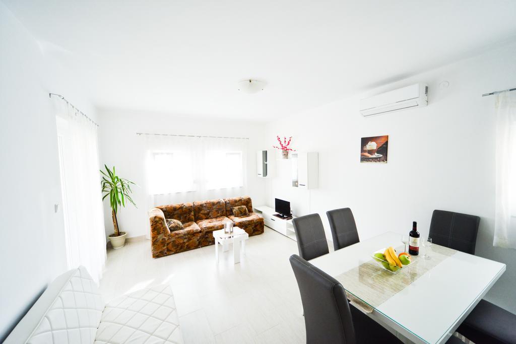 Apartments Valentina Petrcane Luaran gambar